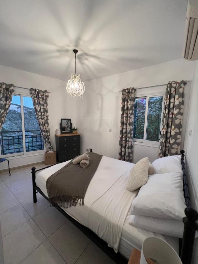 Hillview Apartment Peyia Bagian luar foto