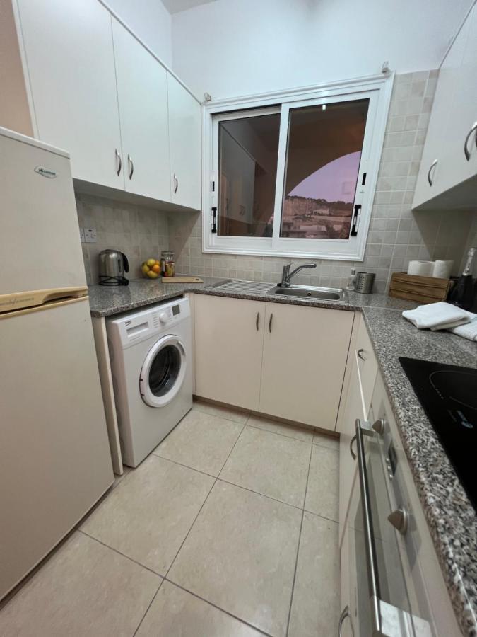 Hillview Apartment Peyia Bagian luar foto