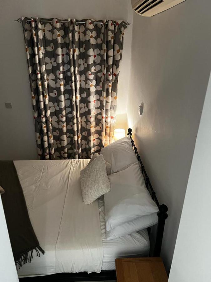 Hillview Apartment Peyia Bagian luar foto