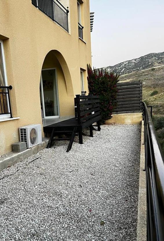 Hillview Apartment Peyia Bagian luar foto