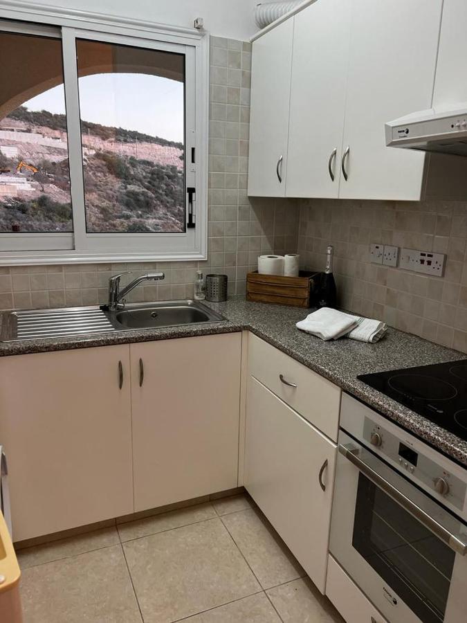 Hillview Apartment Peyia Bagian luar foto