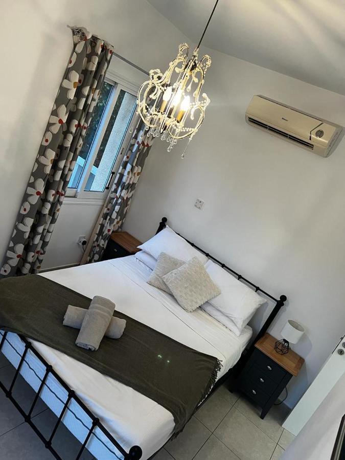 Hillview Apartment Peyia Bagian luar foto