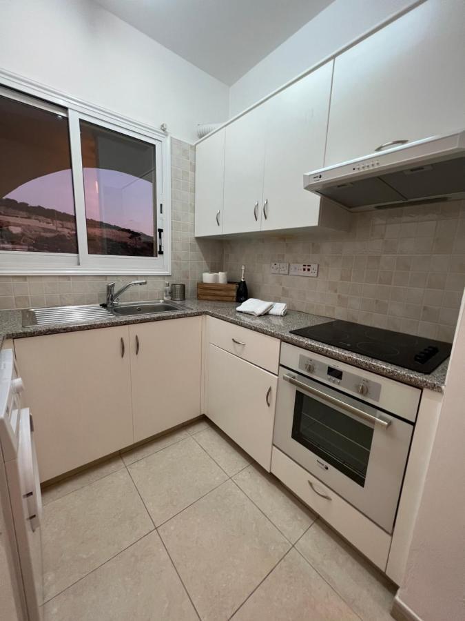 Hillview Apartment Peyia Bagian luar foto