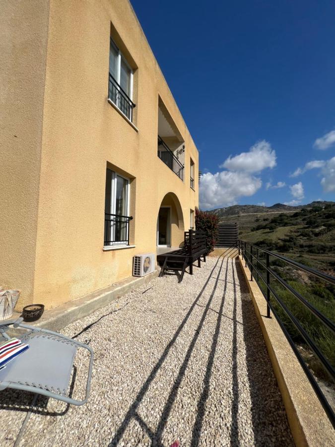 Hillview Apartment Peyia Bagian luar foto