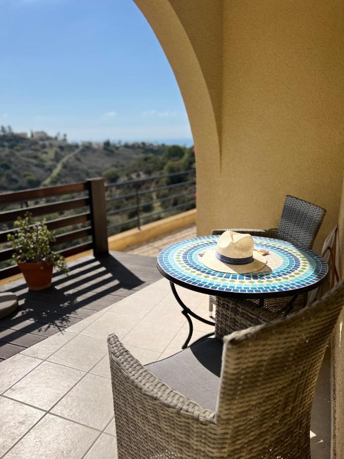 Hillview Apartment Peyia Bagian luar foto